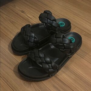 Qupid Albina black sandal